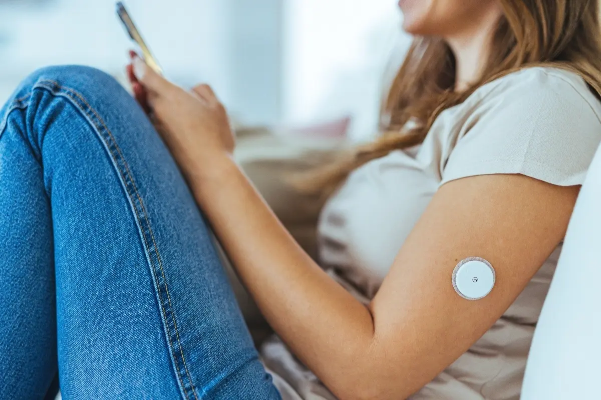 The role of high-permittivity materials in medical antenna miniaturisation